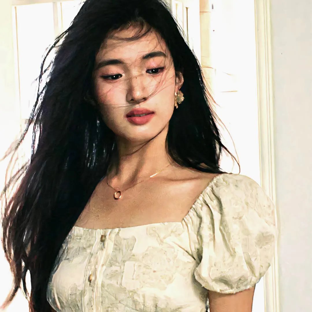 窃窃私语